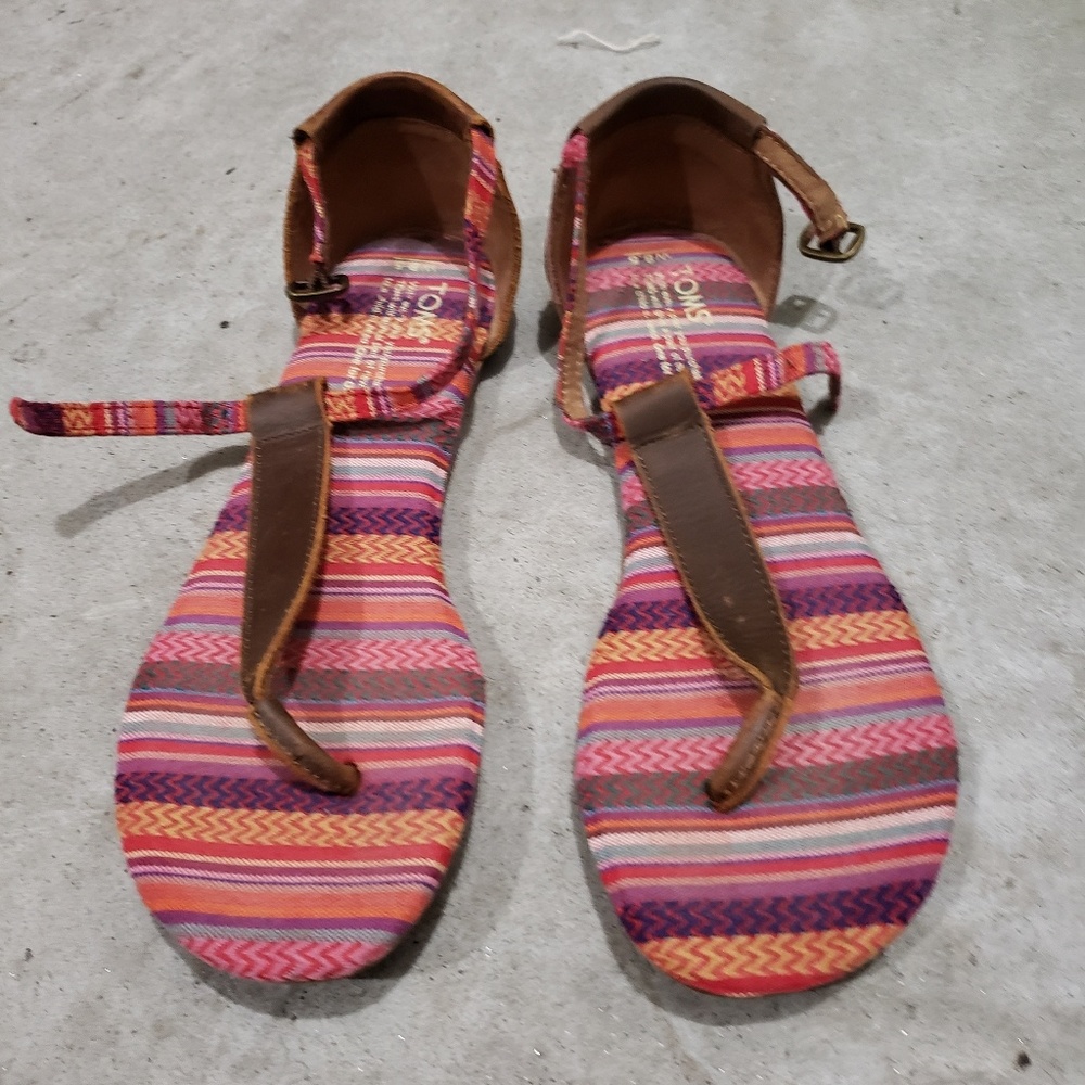 Tom's Playa Thong Sandals